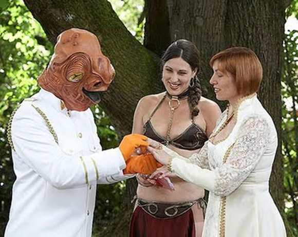 Admiral Ackbar - Wedding Photos That Make You Say: "Oh My God..."